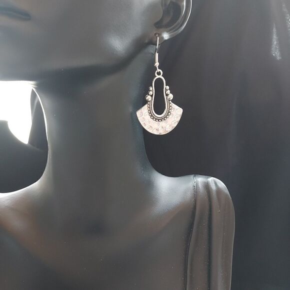 BOHO HAMMERED DANGLE 14K WHITE GOLD PLATED EARRINGS - Picture 12 of 12